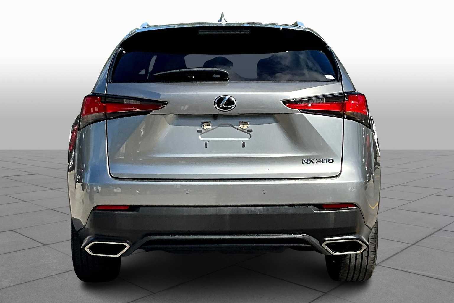 2021 Lexus NX 300 photo 4