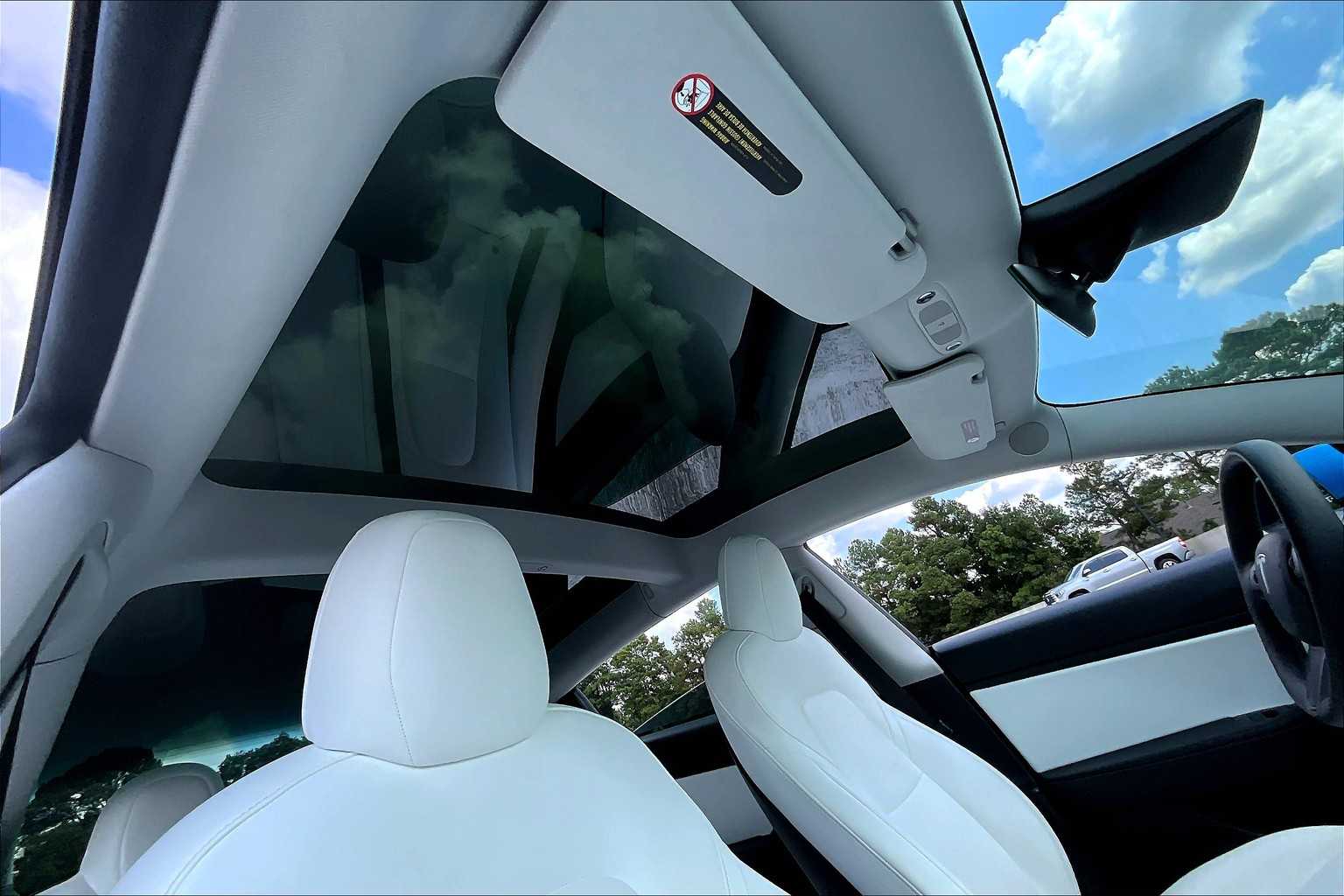 2021 Tesla Model 3 Standard Range Plus photo 12