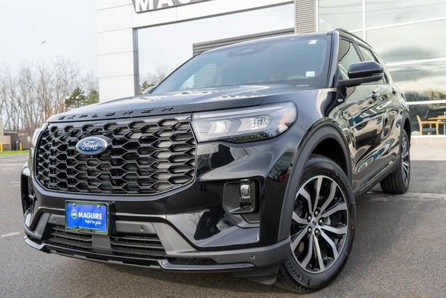 2026 Ford Explorer ST-LINE's photo