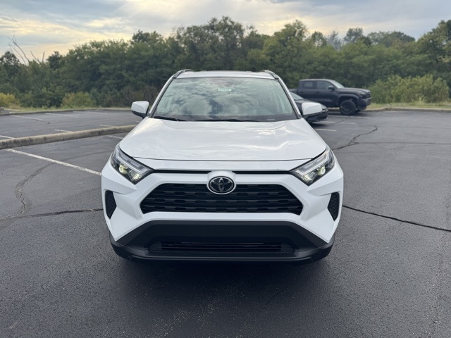 2025 Toyota RAV4 XLE photo 8