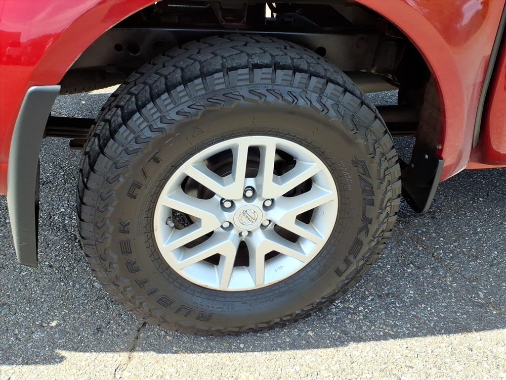 2014 Nissan Frontier SV photo 17