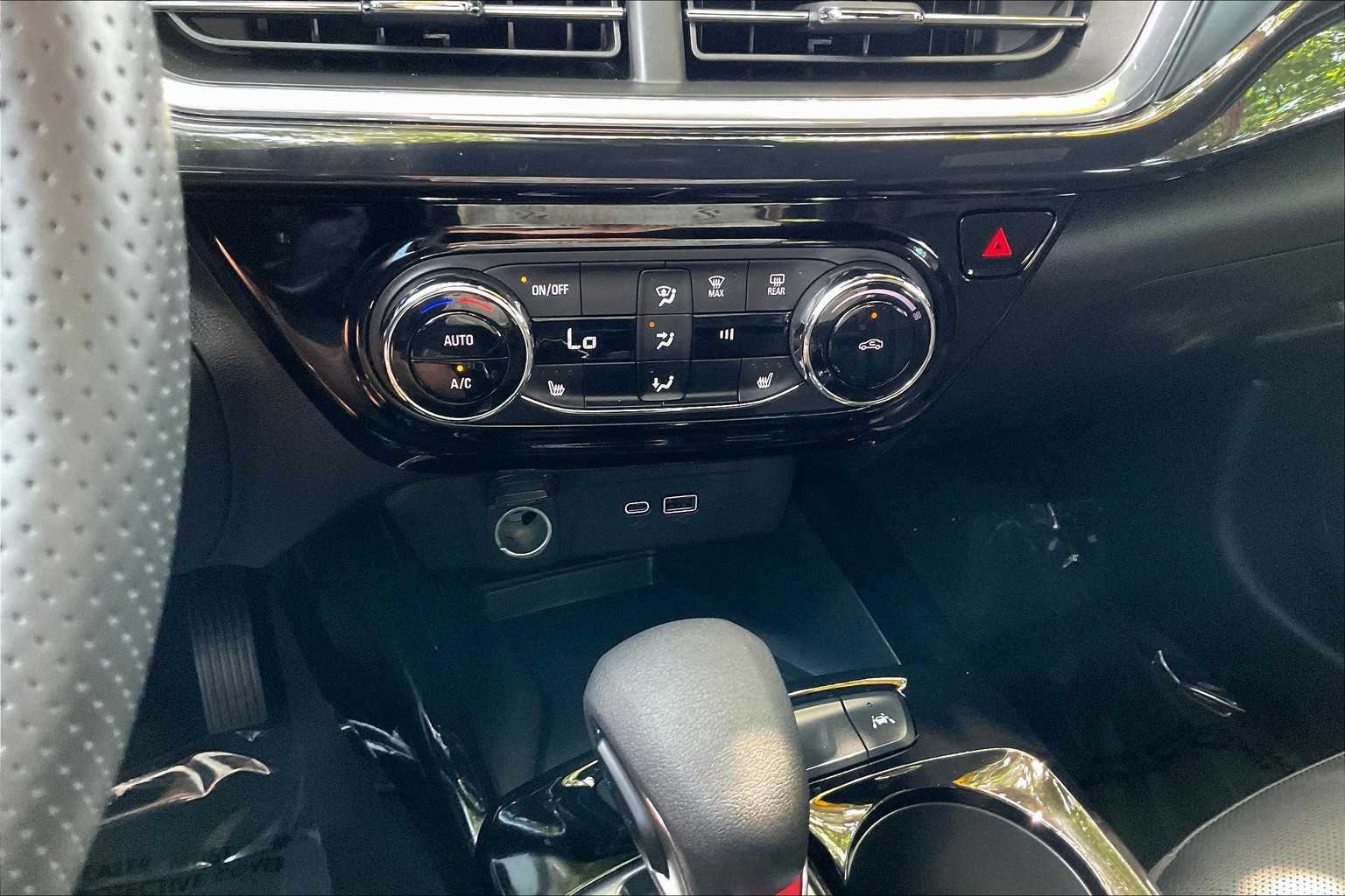 2025 Chevrolet Trax photo 27