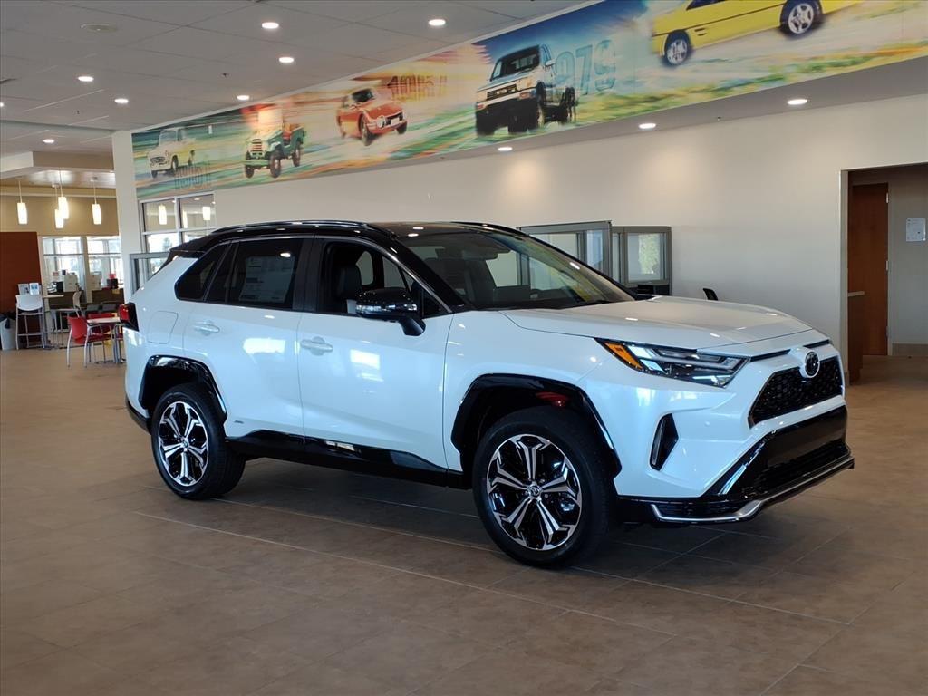 2025 Toyota RAV4 XSE's photo