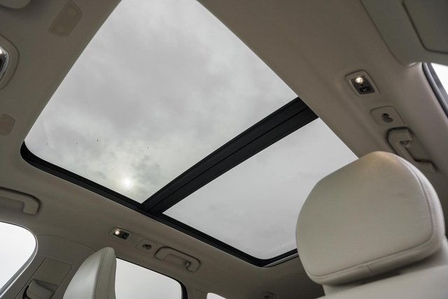 2019 Volvo XC60 T5 Momentum photo 2