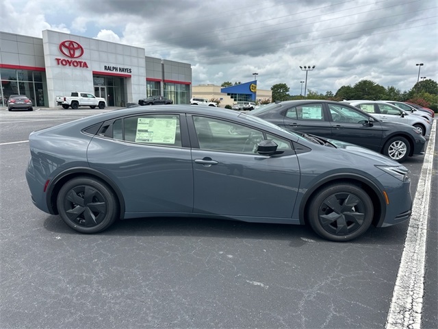 2026 Toyota Prius LE photo 2