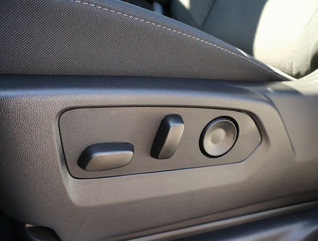 2025 Chevrolet Silverado 1500 LT photo 7