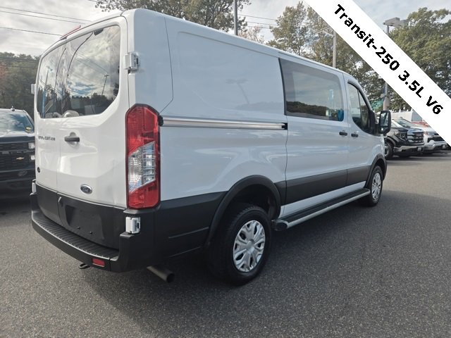 2024 Ford Transit Cargo Van photo 5