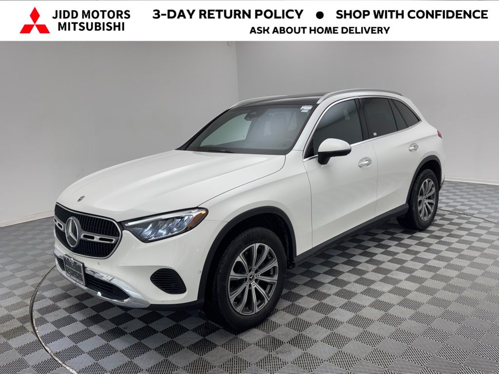 2024 Mercedes-Benz GLC GLC 300's photo