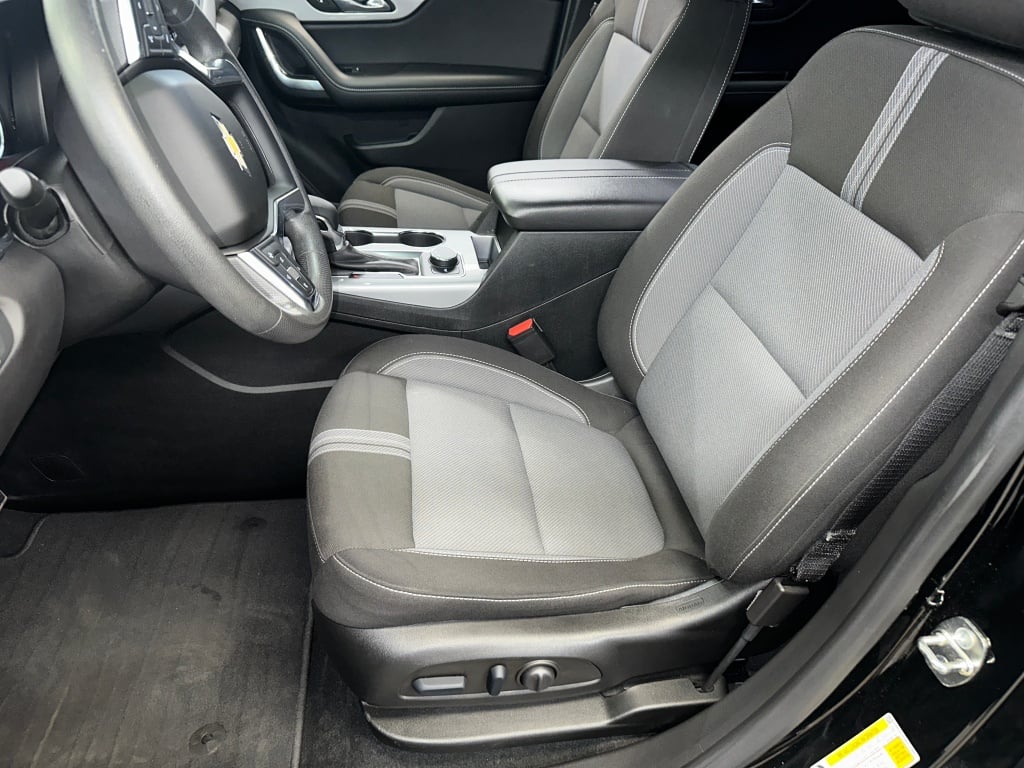 2023 Chevrolet Blazer 2LT photo 2