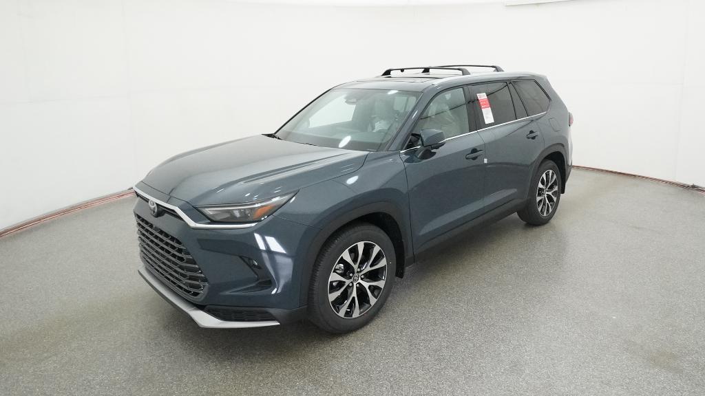 2026 Toyota Grand Highlander Limited's photo