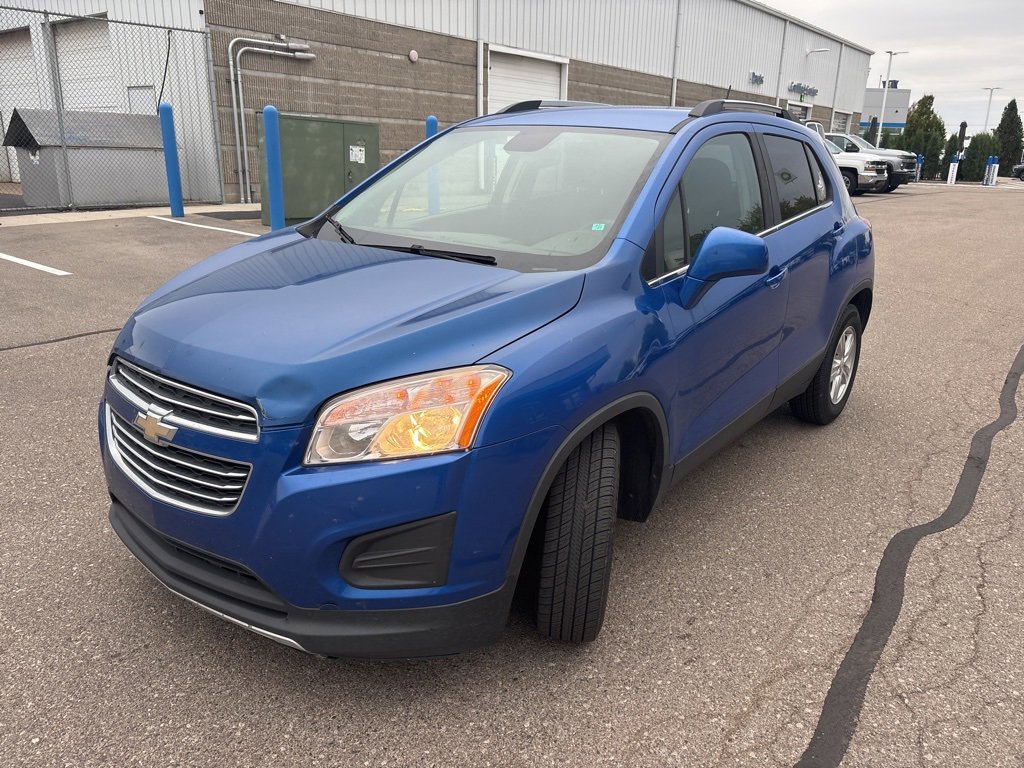 2016 Chevrolet Trax LT photo 2