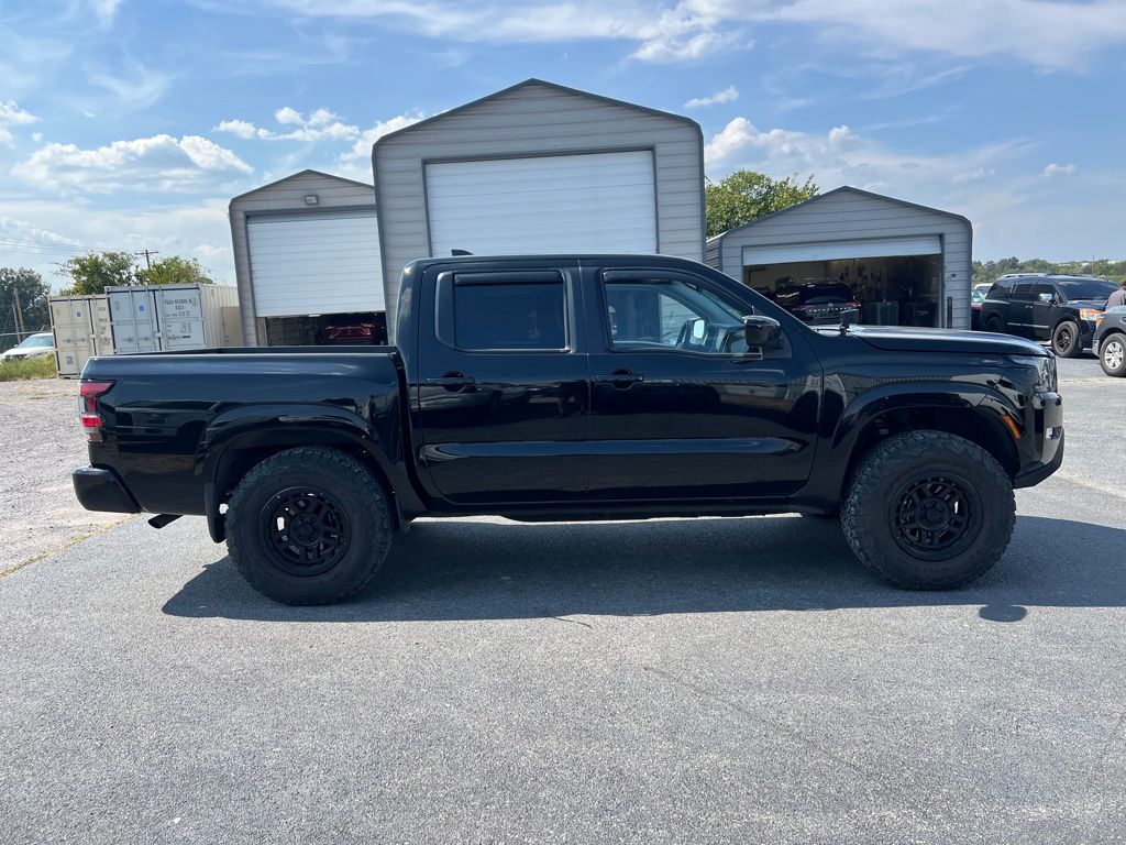 2022 Nissan Frontier SV photo 3