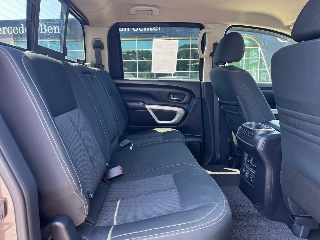 2019 Nissan Titan Crew Cab SV photo 7