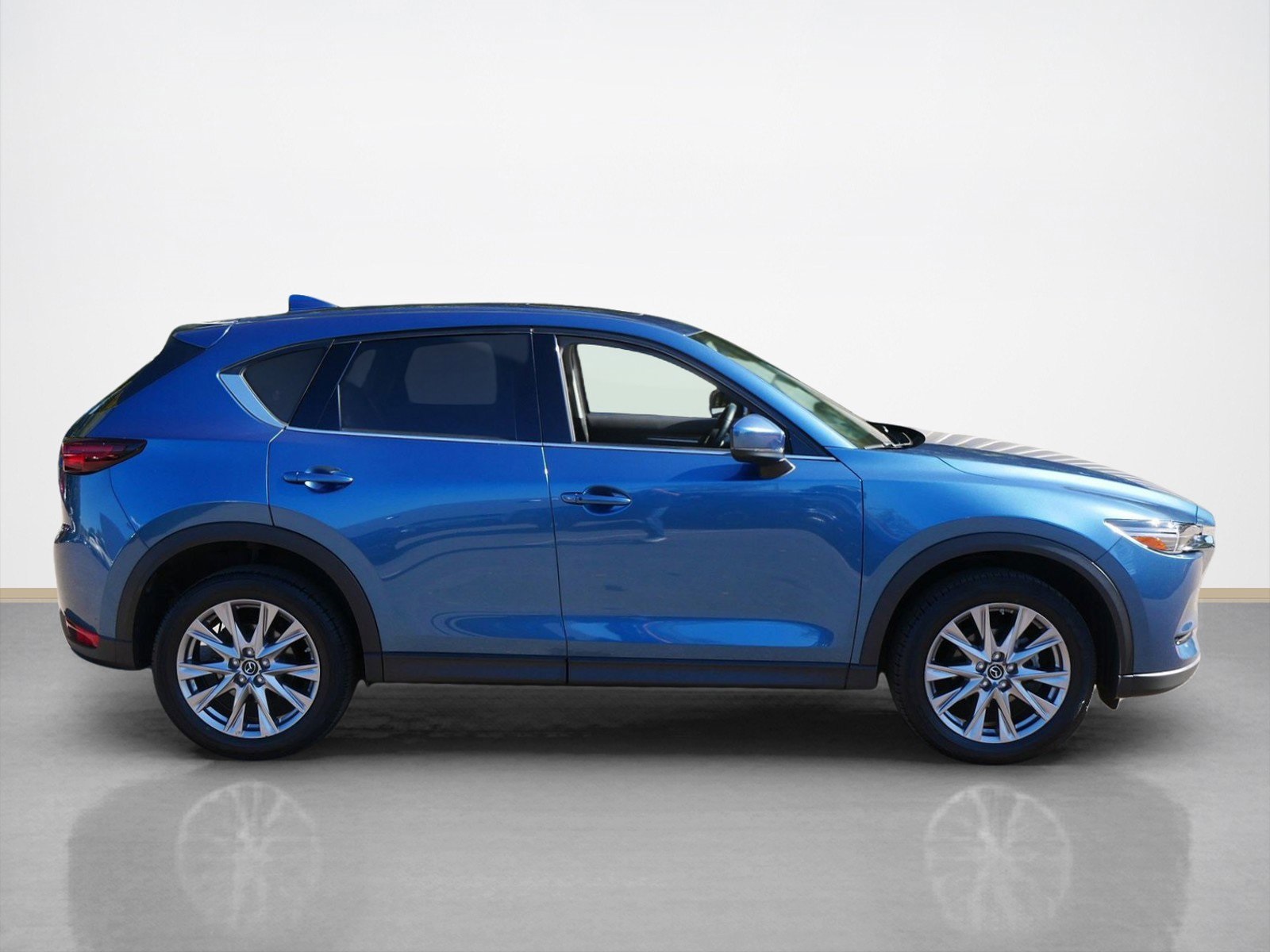 2019 Mazda CX-5 Grand Touring photo 2