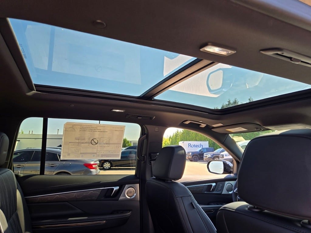 2026 Buick Enclave Avenir photo 8
