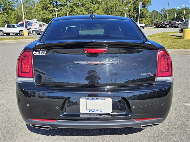 2022 Chrysler 300 S photo 12
