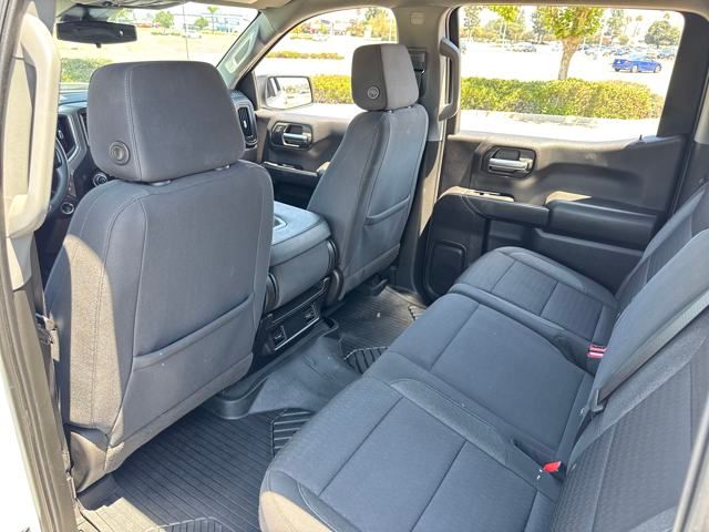 2023 Chevrolet Silverado 1500 Custom photo 18