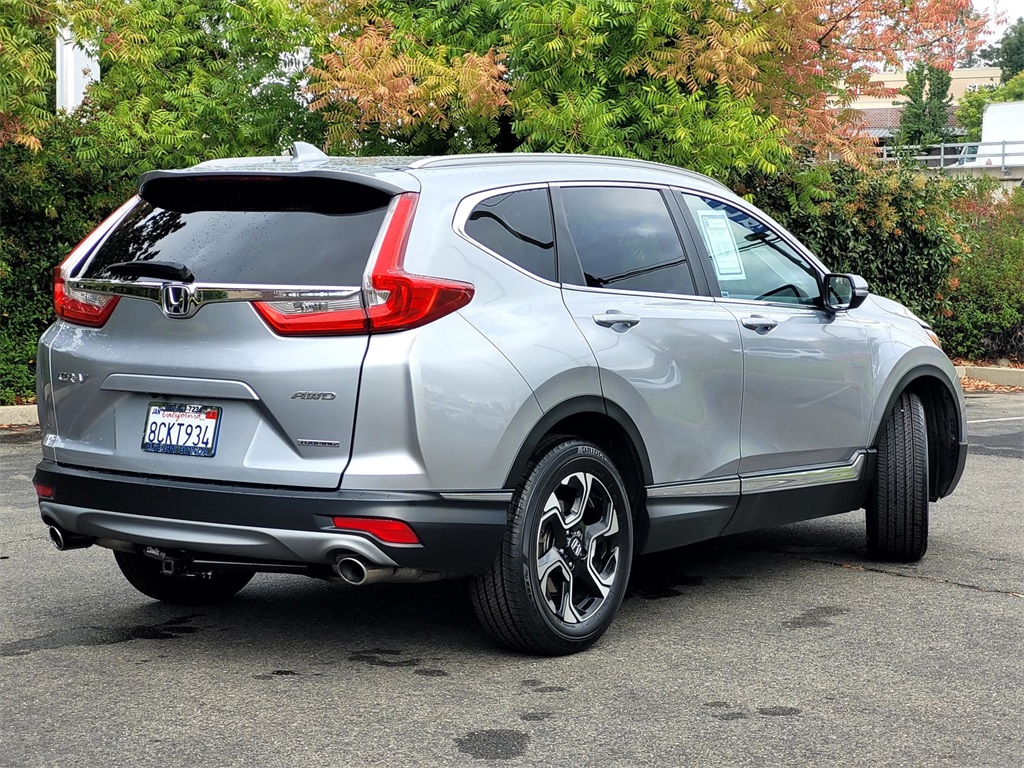 2018 Honda CR-V Touring photo 4