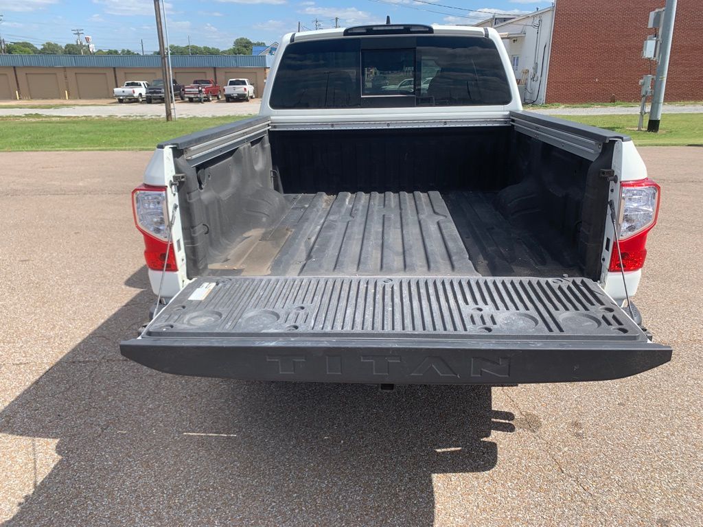 2023 Nissan Titan SV photo 23