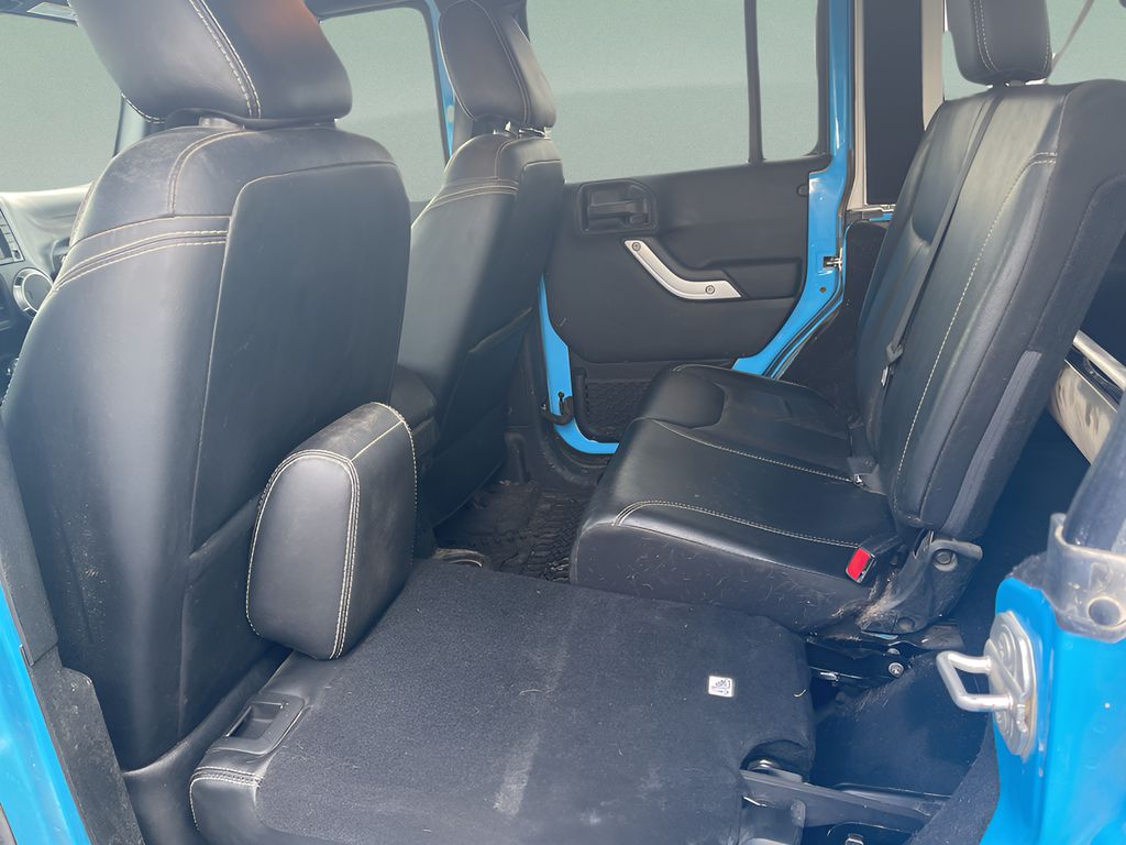 2017 Jeep Wrangler Unlimited Rubicon photo 18