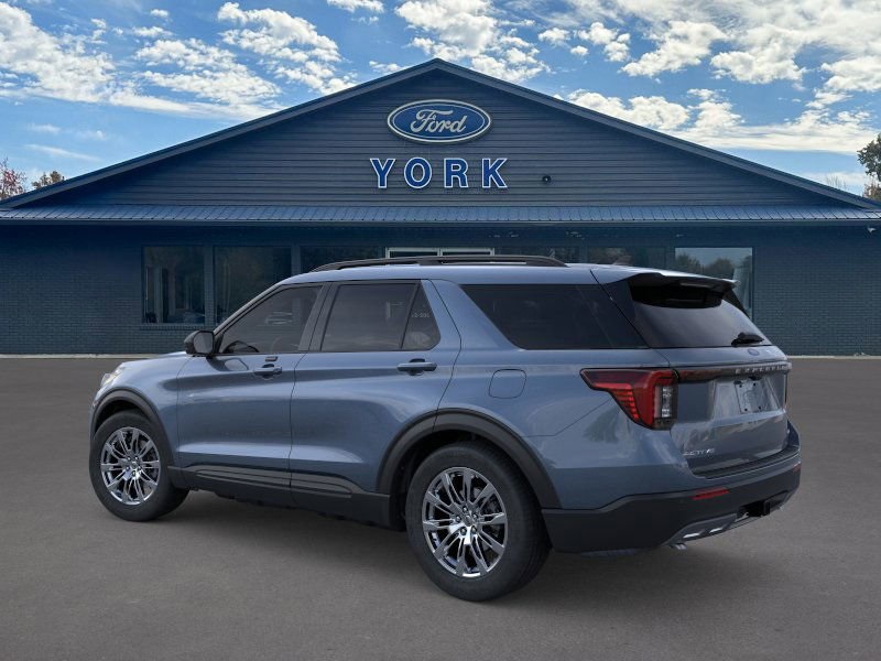 2026 Ford Explorer photo 2