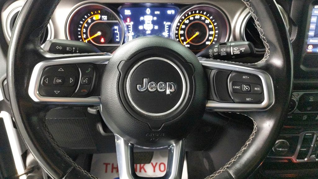 Used 2020 Silver Jeep Unlimited Sahara image 18