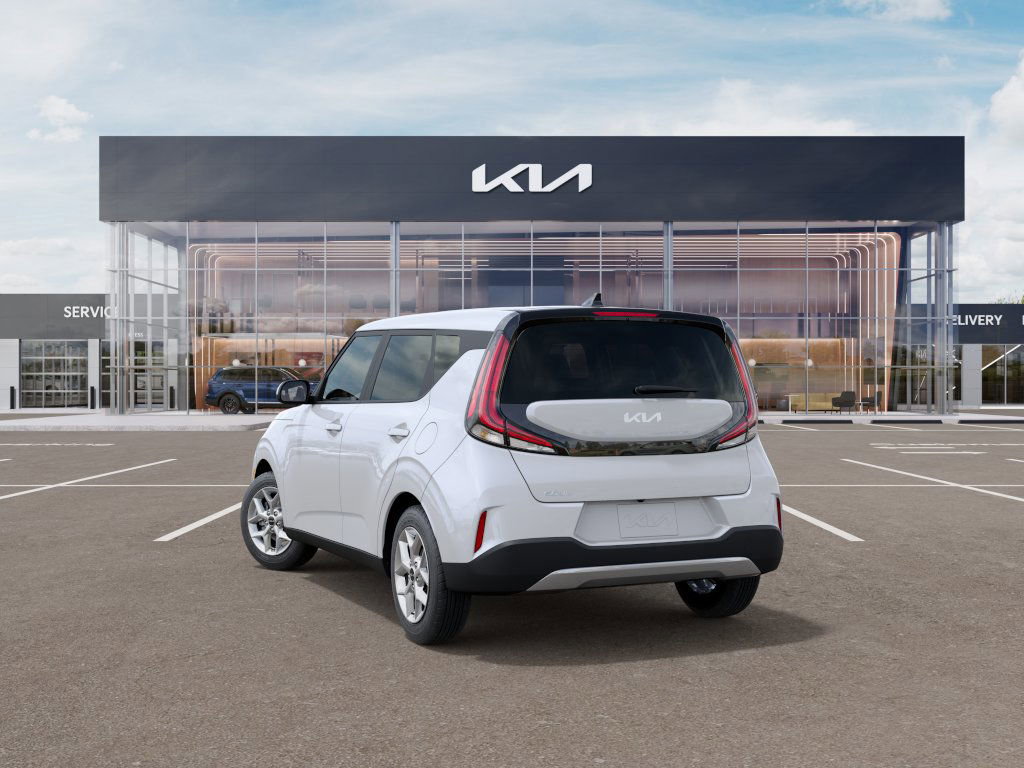 2025 Kia Soul LX photo 2