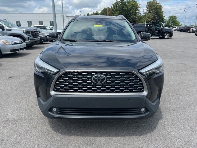 2022 Toyota Corolla Cross XLE photo 2