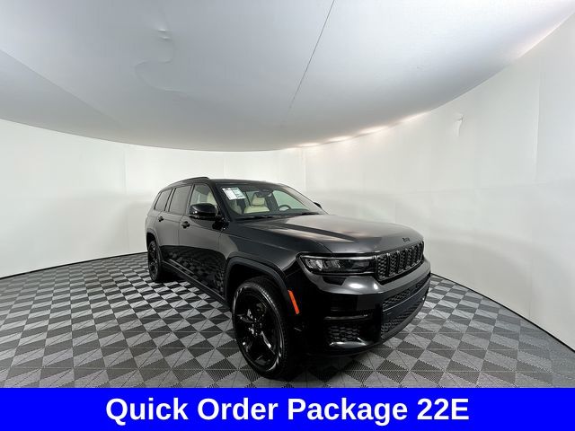 2025 Jeep Grand Cherokee Limited photo 2