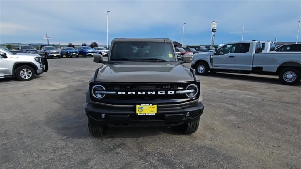 2025 Ford Bronco Outer Banks photo 3