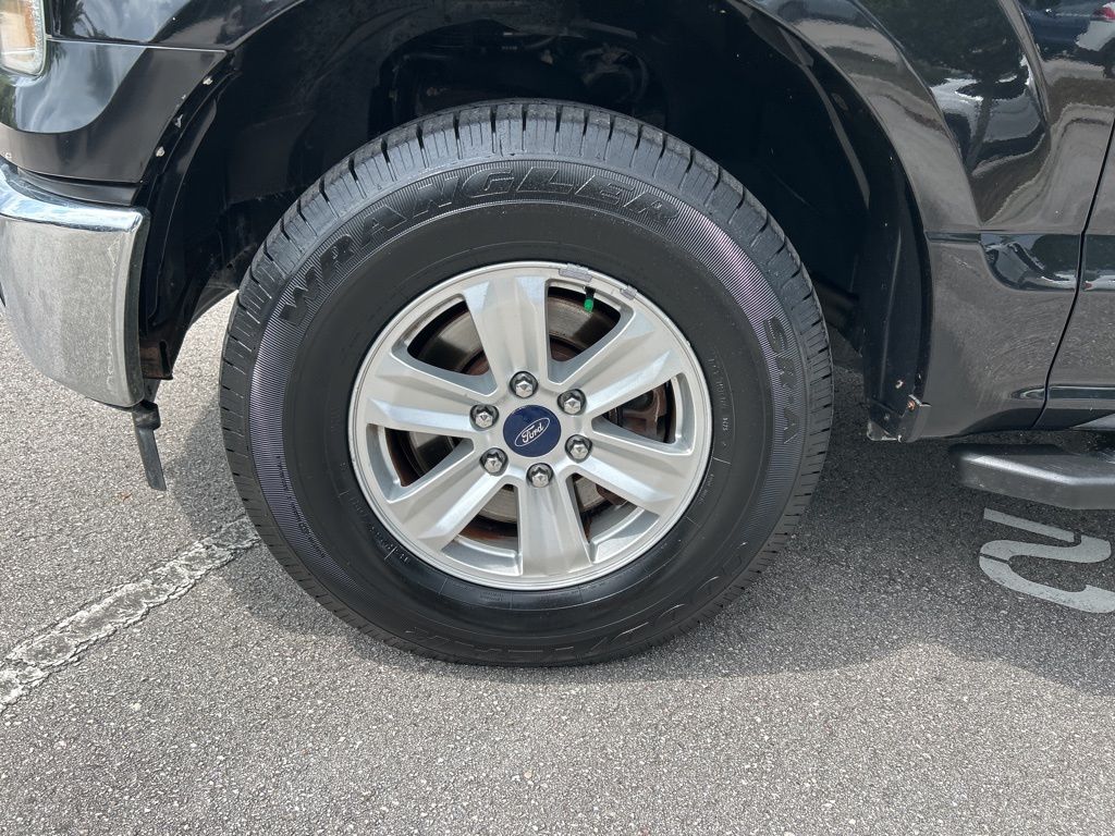 2015 Ford F-150 XLT photo 34