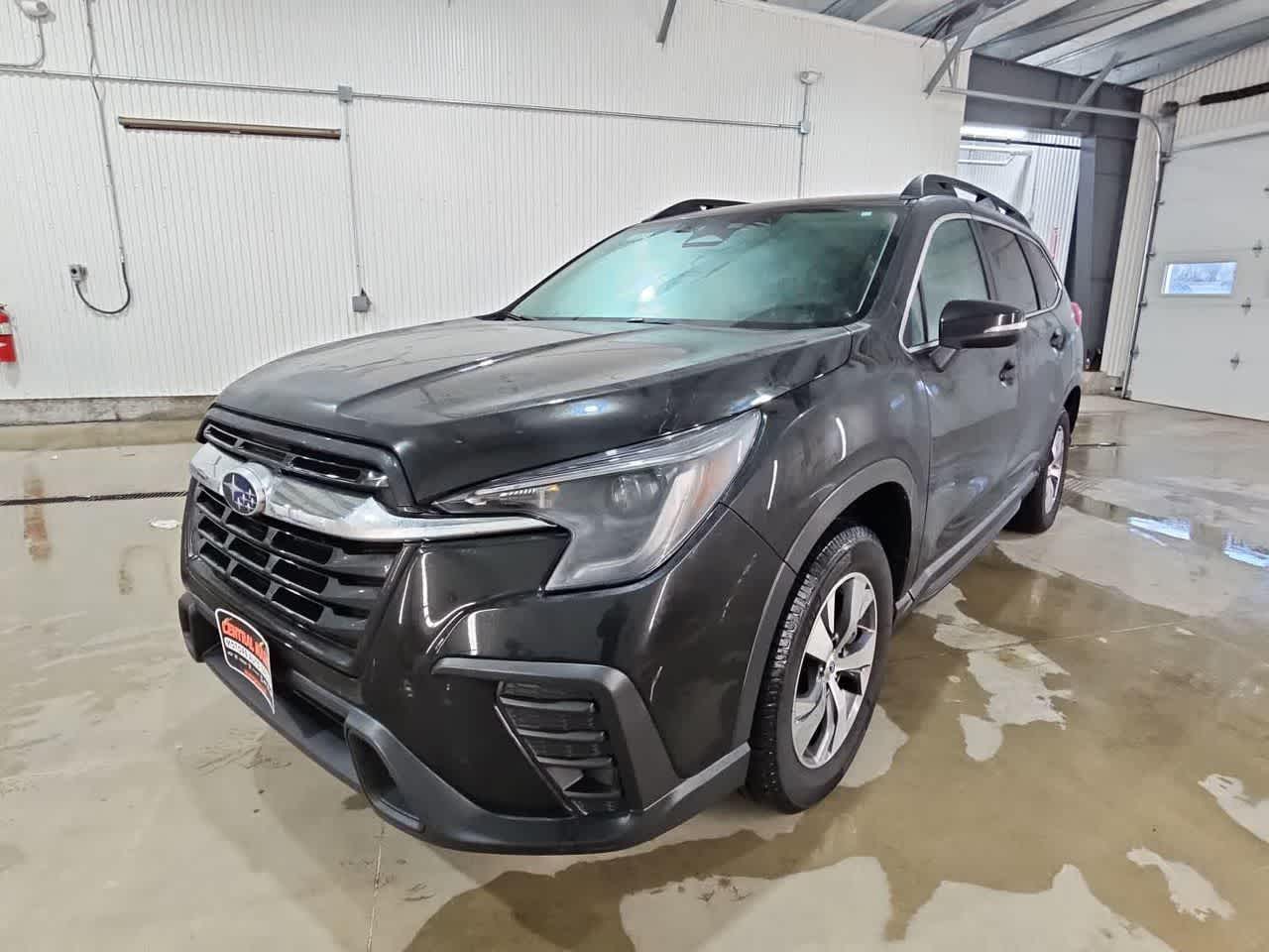 2023 Subaru Ascent Premium's photo