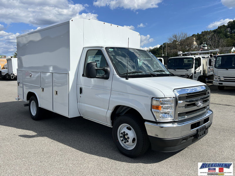 2026 Ford E-350 Base photo 4