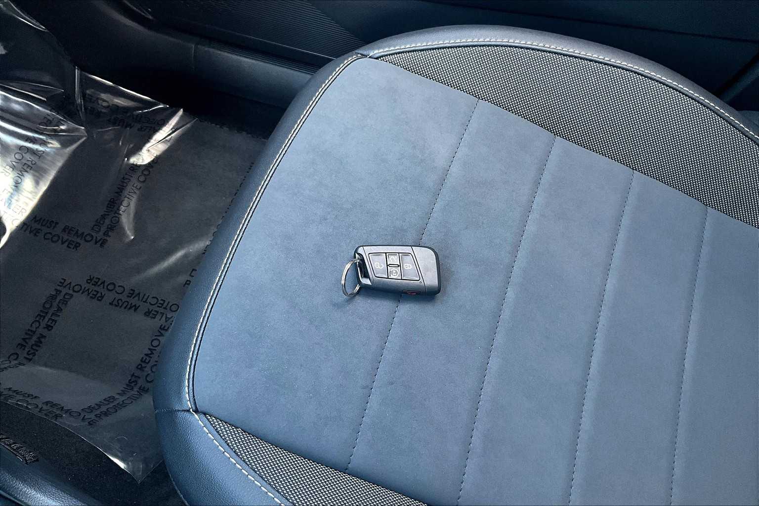 2023 Volkswagen Taos SE photo 12