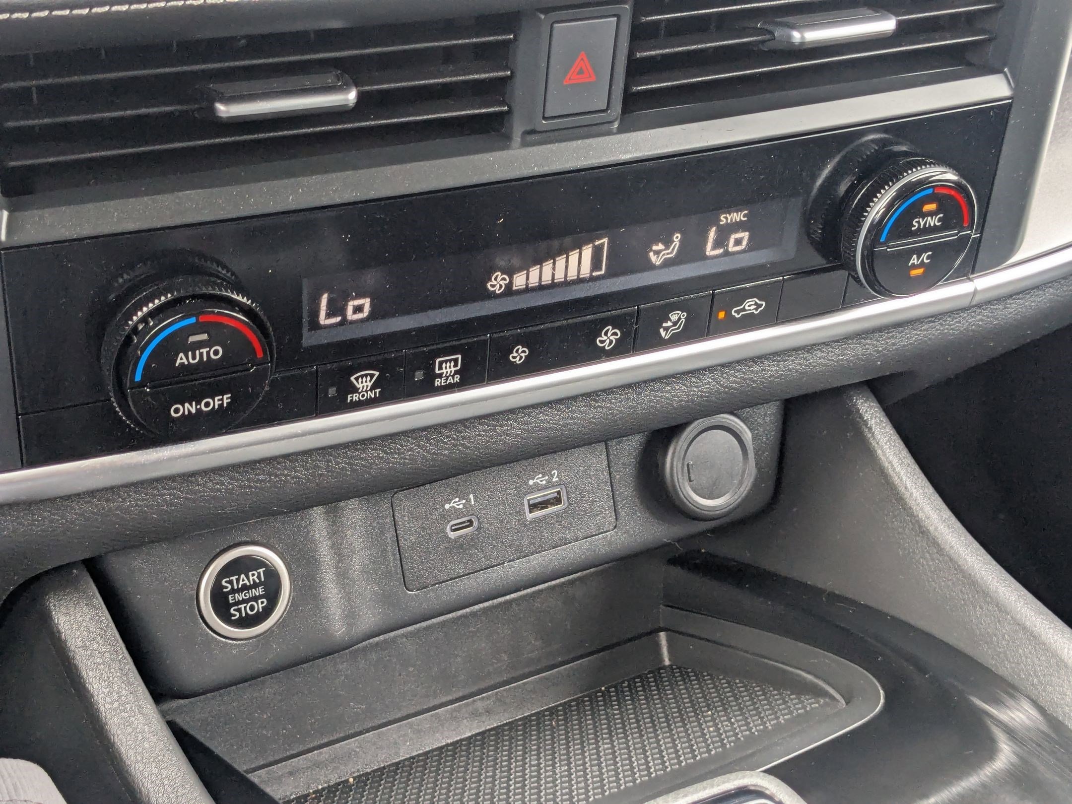 2023 Nissan Rogue SV photo 20