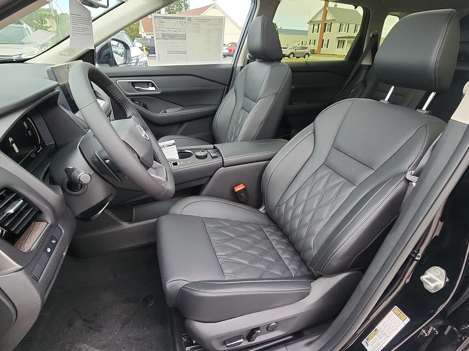 2026 Nissan Rogue Platinum photo 6