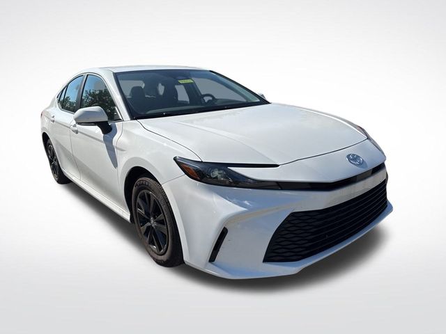 2025 Toyota Camry XLE's photo