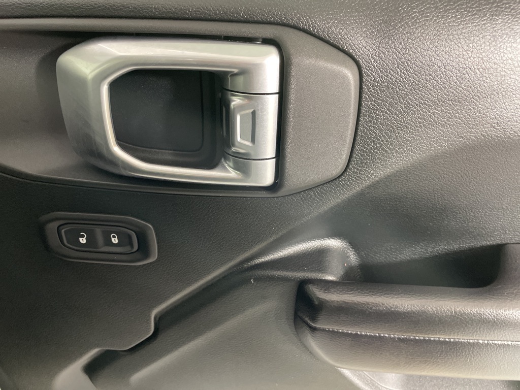 2020 Jeep Wrangler Unlimited Willys photo 11