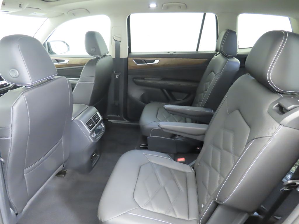 2026 Volkswagen Atlas SE Technology photo 21