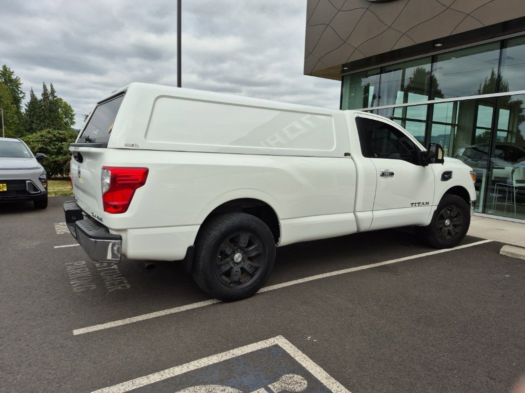 2017 Nissan Titan Single Cab SV photo 3