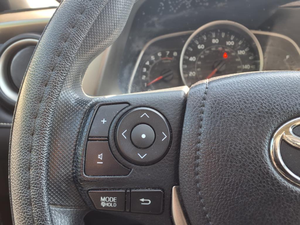 2015 Toyota RAV4 XLE photo 14
