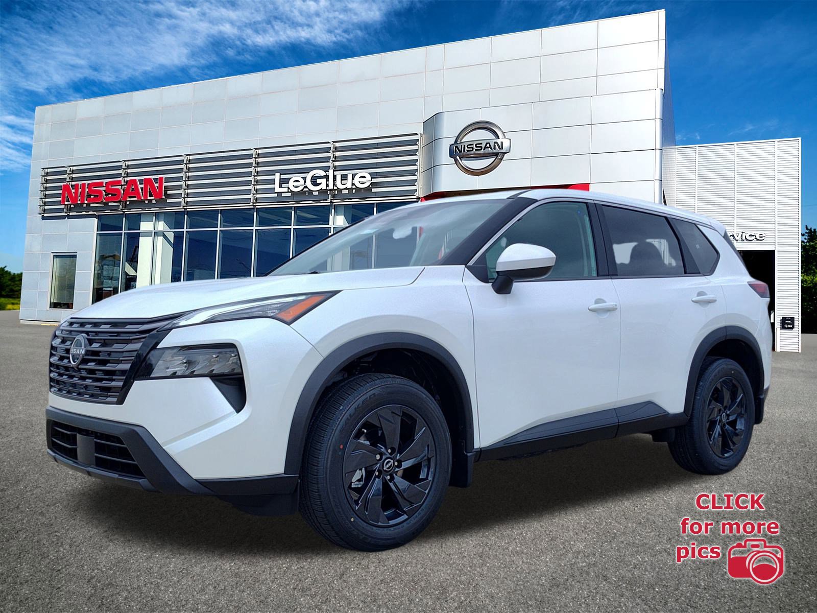 2026 Nissan Rogue SV's photo