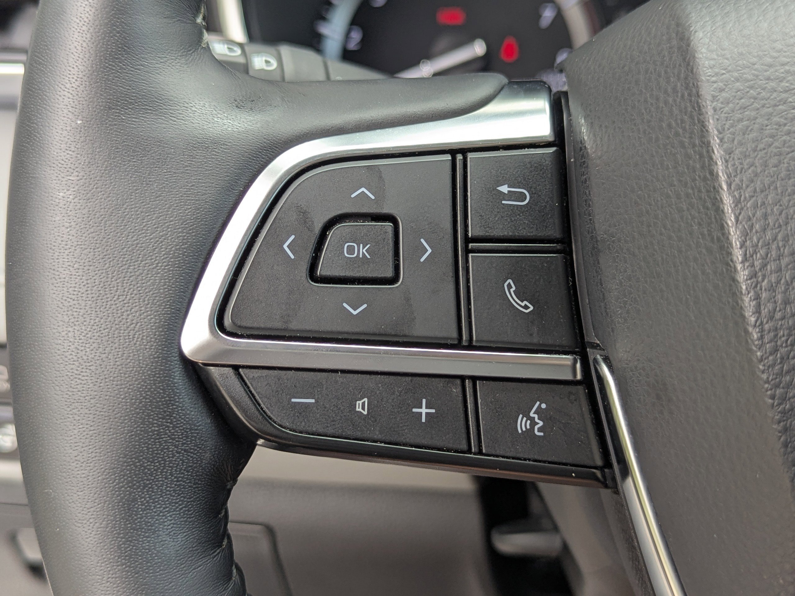 2020 Toyota Highlander Limited photo 34