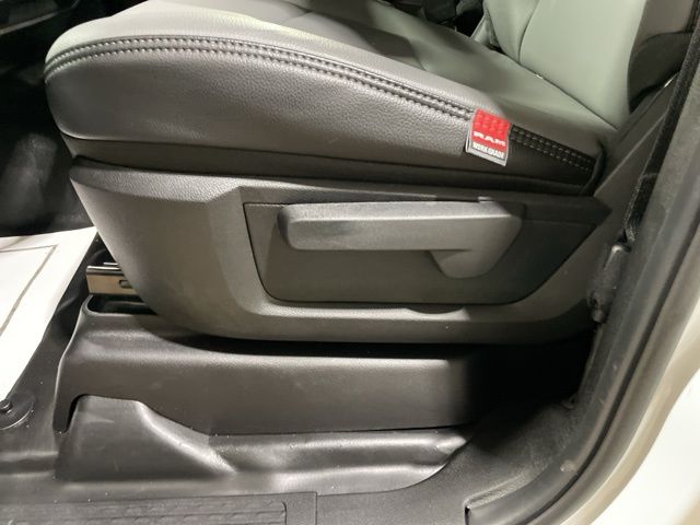 2025 Ram 2500 Tradesman photo 30