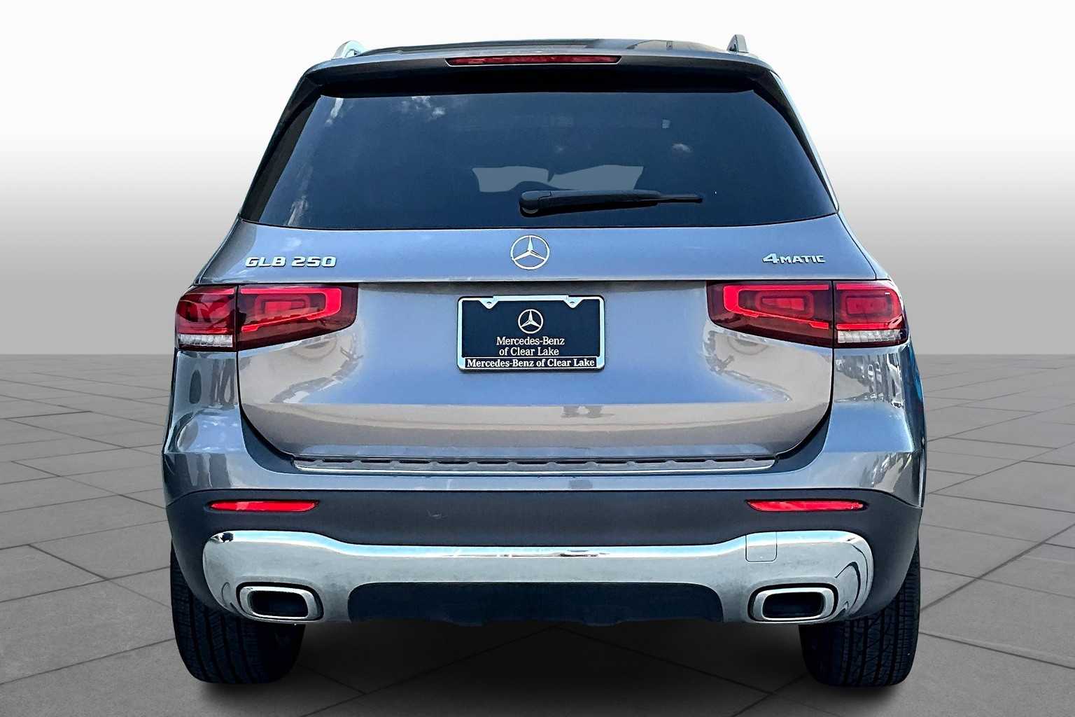 2022 Mercedes Benz GLB 250 4MATIC photo 4