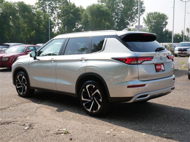 2022 Mitsubishi Outlander SE photo 4