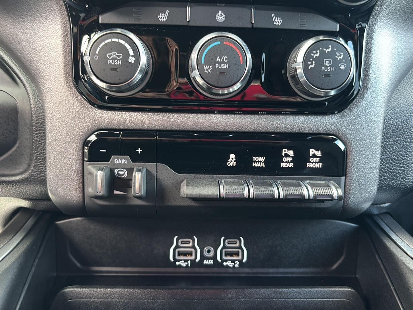 2026 Ram 2500 Big Horn photo 29