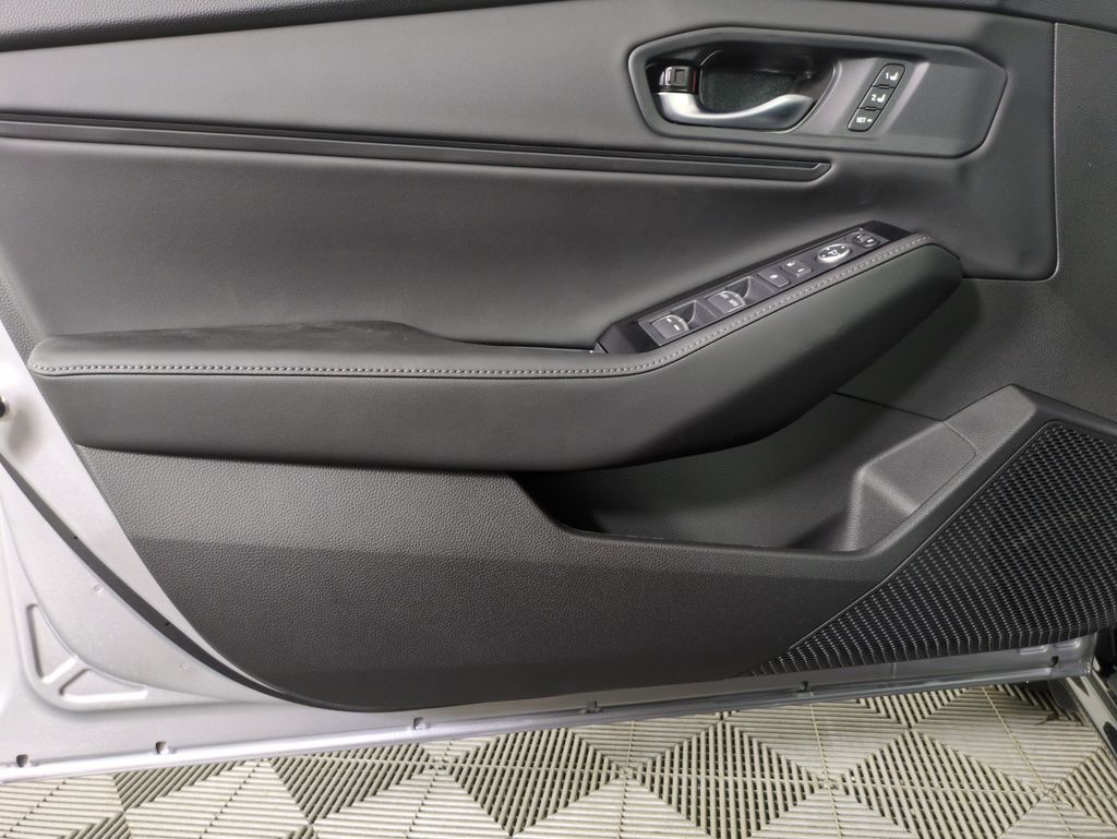 2025 Honda Accord Hybrid Touring photo 10
