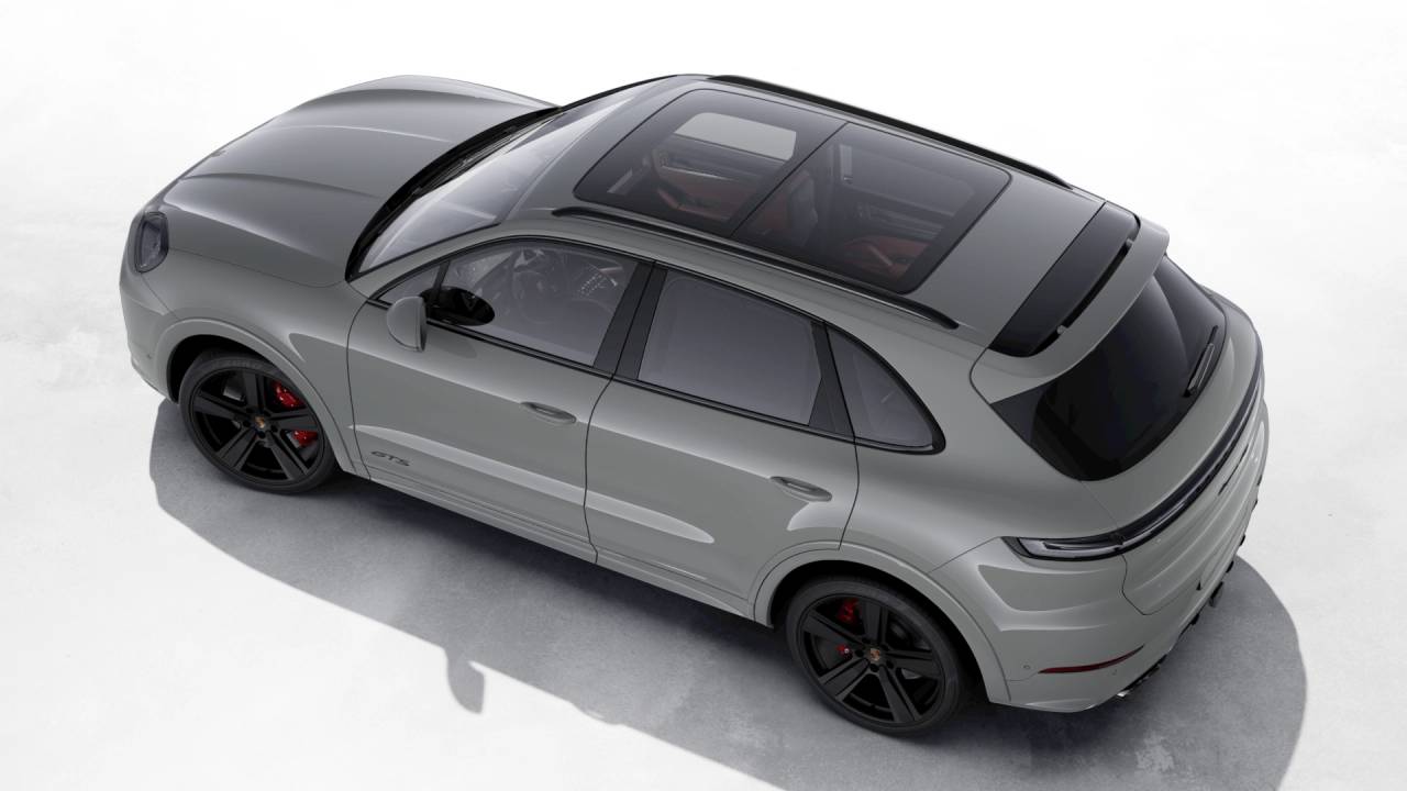 2026 Porsche Cayenne GTS photo 4