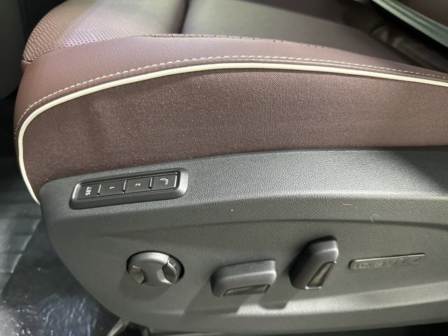 2025 Volkswagen ID. Buzz Pro S photo 16